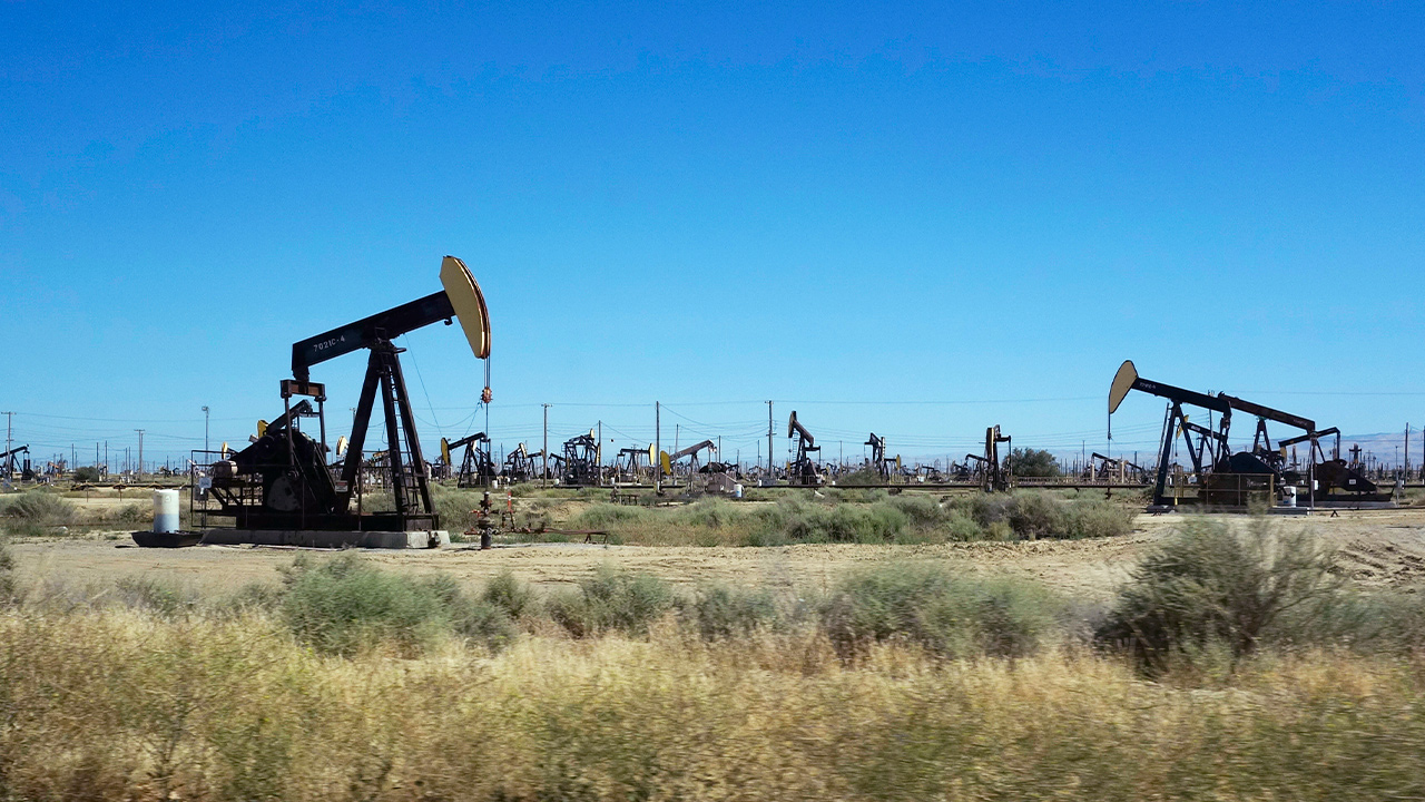 Photo of pumpjakcs in Bakersfield, Ca.