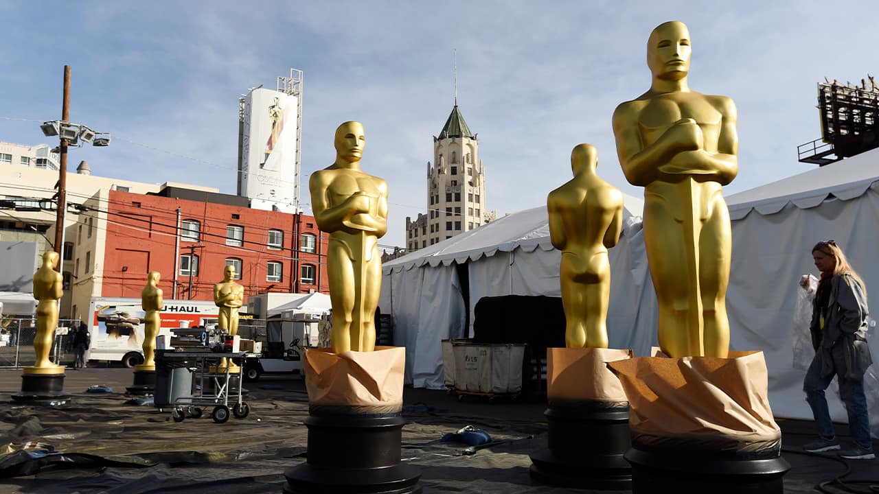 Photo of Oscar statues