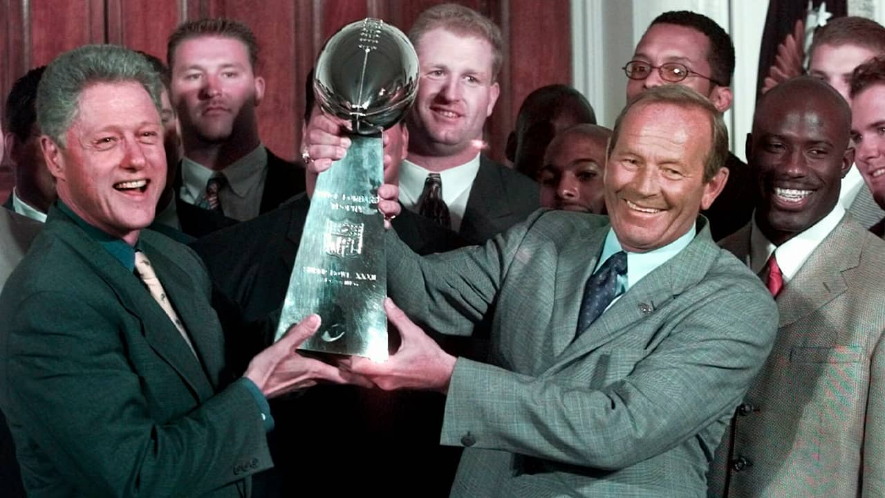 Photo of Pat Bowlen with Bill Clinton