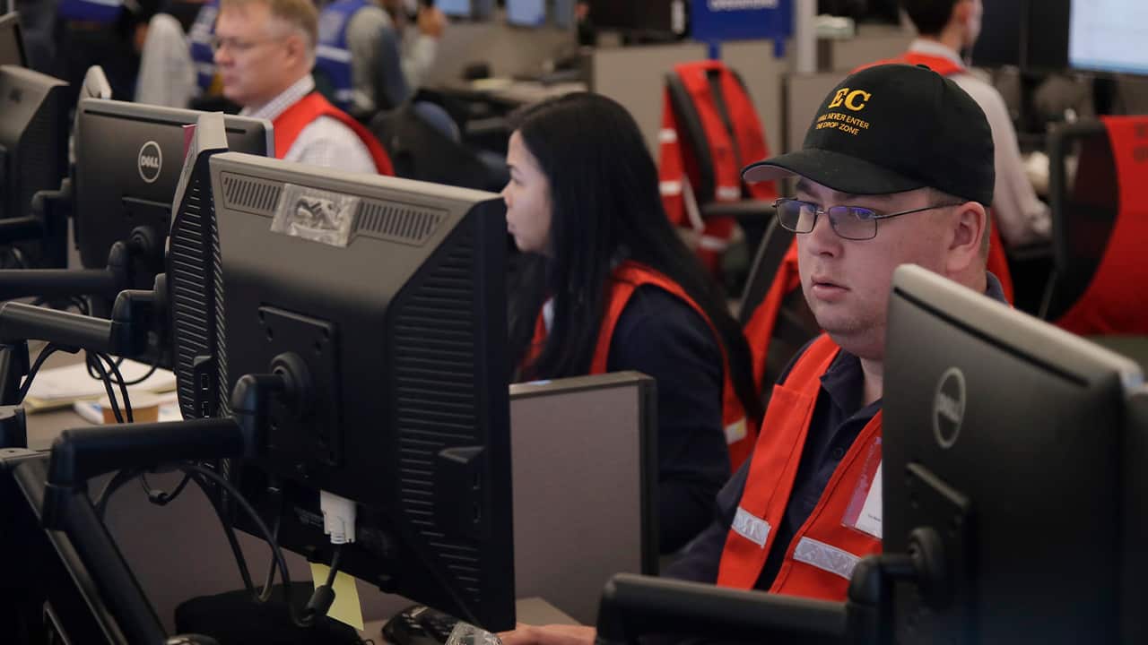 Photo of PG&E employees