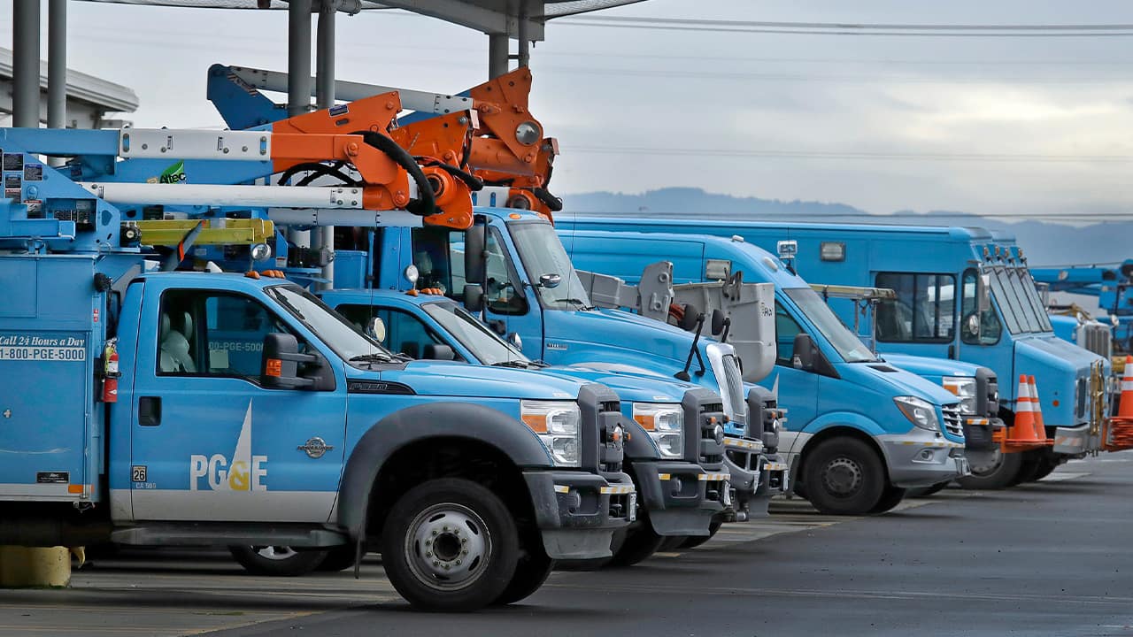 Photo of PG&E trucks