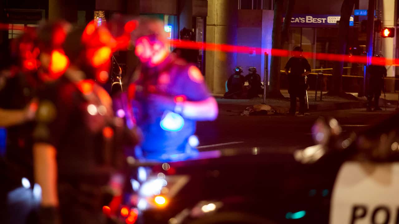 Photo of police and protesters in Portland 