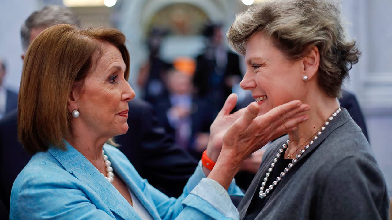 Photo of Nancy Pelosi and Cokie Roberts in 2016 