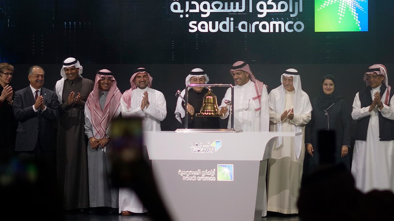 Photo of Saudi Arabia's state-owned oil company Saudi Armco and stock market officials