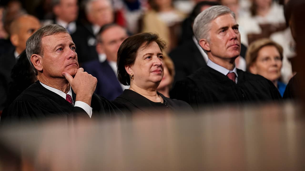 Photo of Supreme Court Justices John Roberts, Elena Kagen and Neil Gorsuch