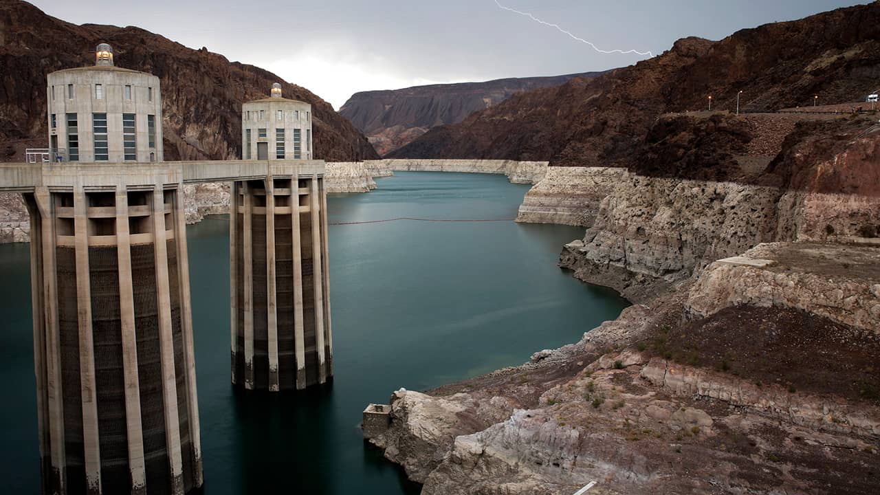 Photo of Lake Mead near the Hoover Dam