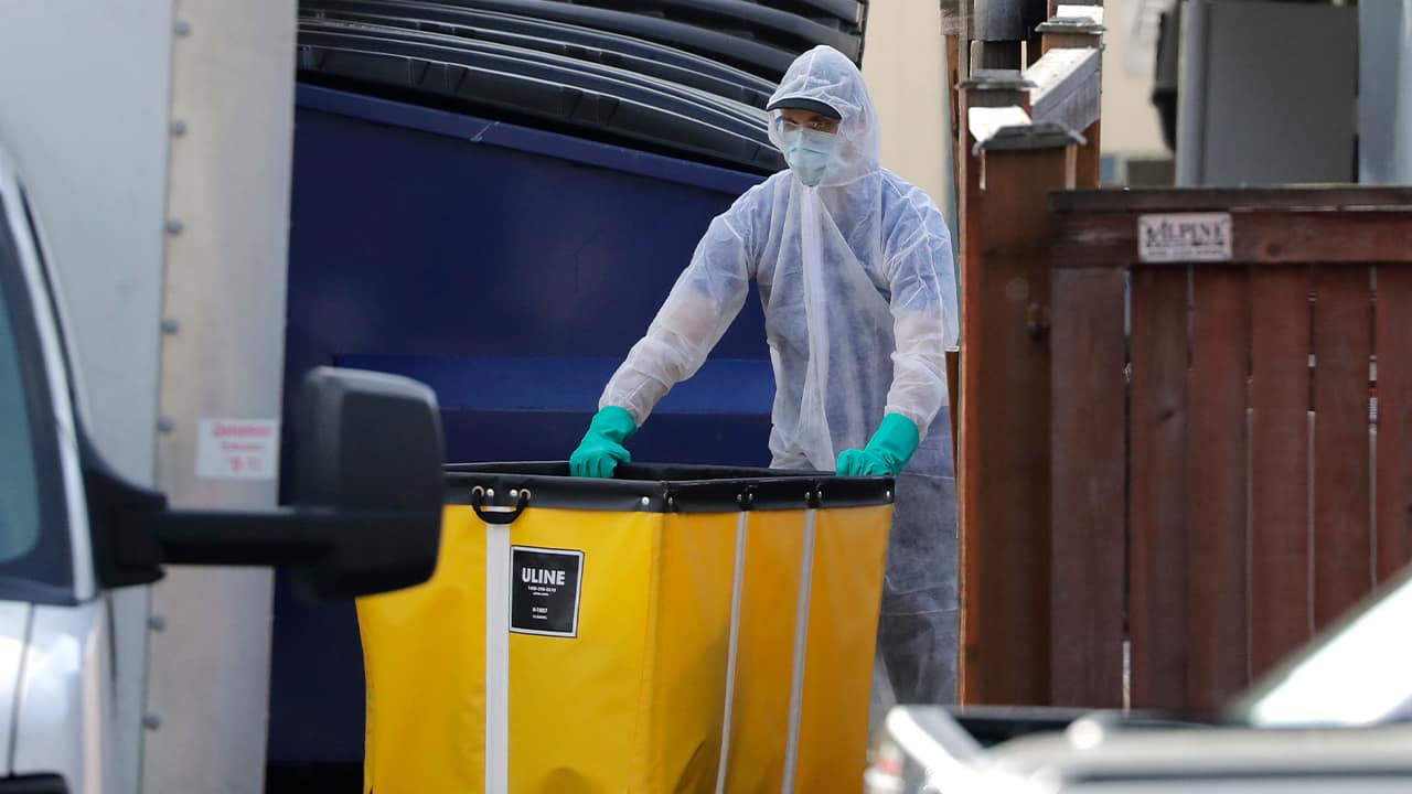 Photo of a cleaning crew member in Washington