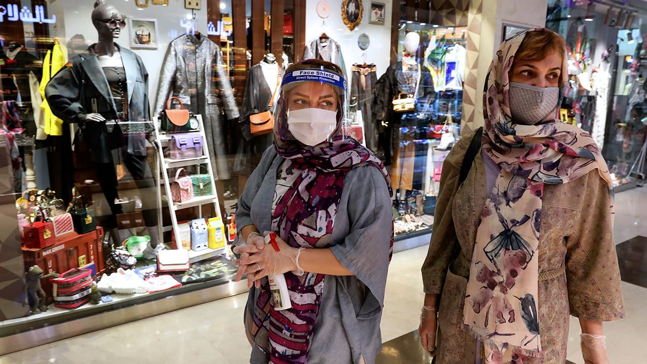 Photo of women shopping in Tehran, Iran