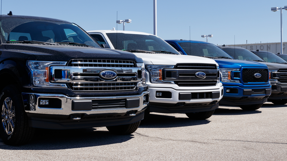 2018 Ford F-150s in dealer's lot