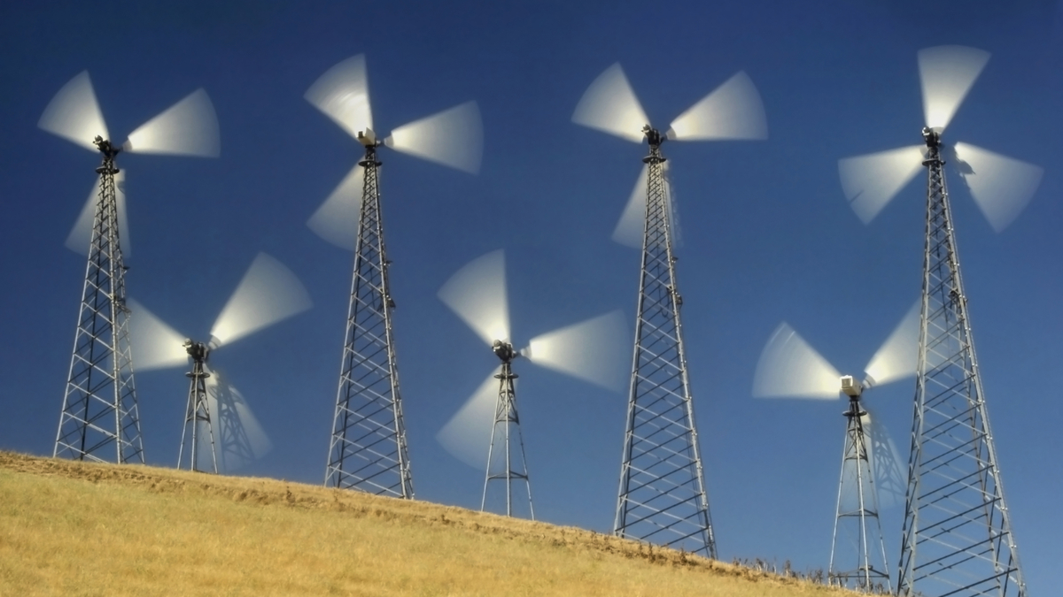 Photo of windmills at Altamont Pass in California