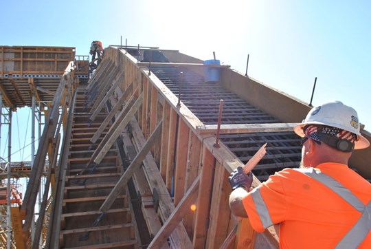 Photo of the San Joaquin River viaduct being built for high-speed rail
