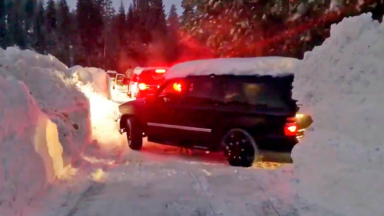 Car stuck in the snow at Montecito Sequoia Lodge