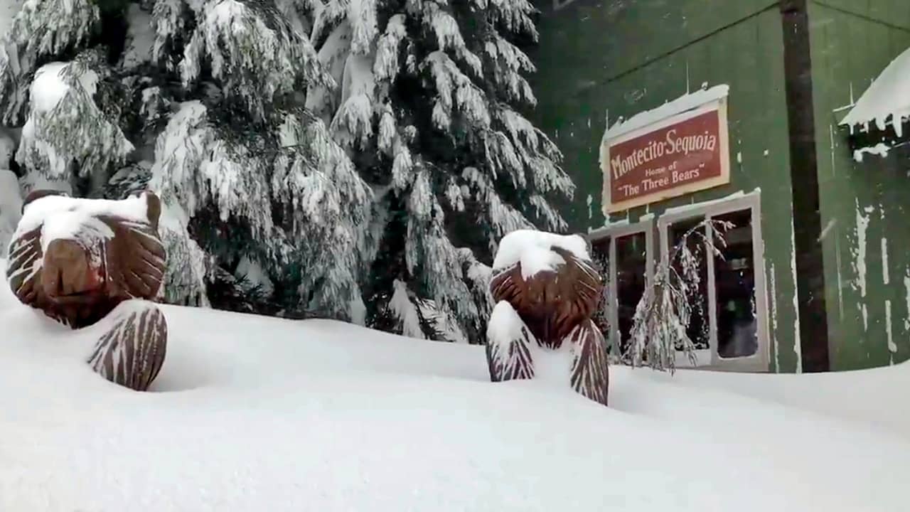 Photo of snow surrounding Montecito Sequoia Lodge in Kings Canyon National Park