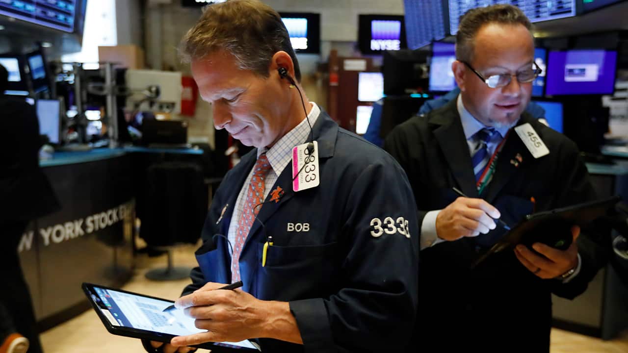 Photo of traders at the NYSE