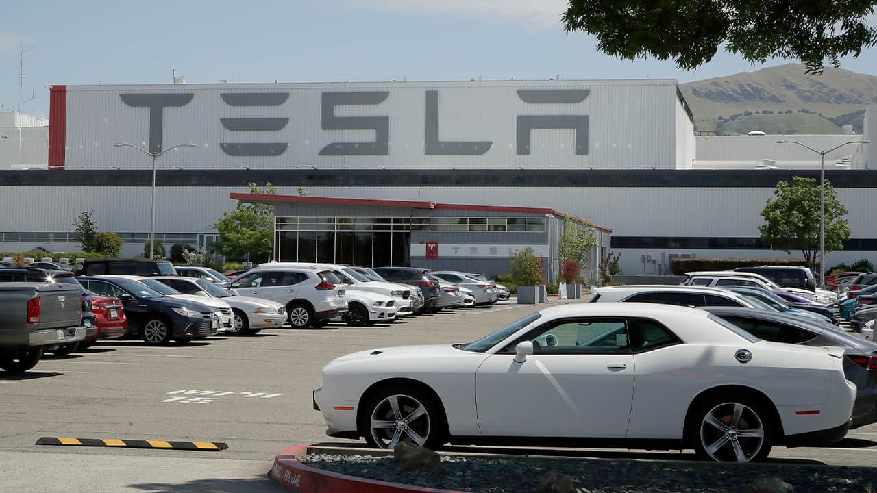 Photo of a Tesla car plant