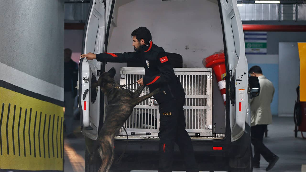 Photo of Turkish police crime scene investigators