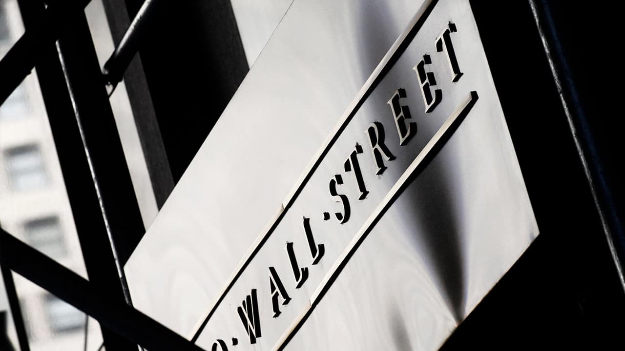 Photo of a sign for Wall Street