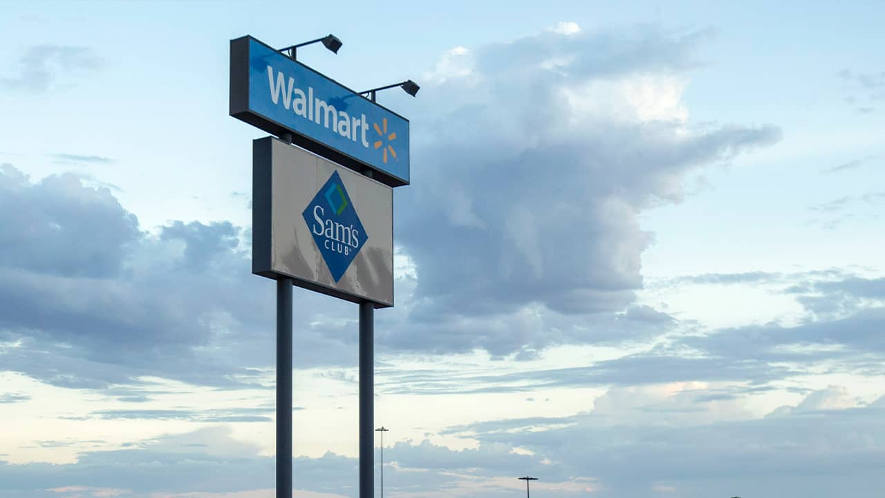 Photo of Walmart sign