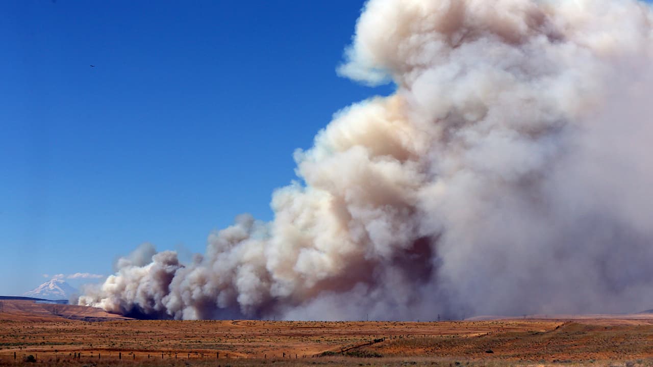 ZPhoto of a dust cloud in Wasco County