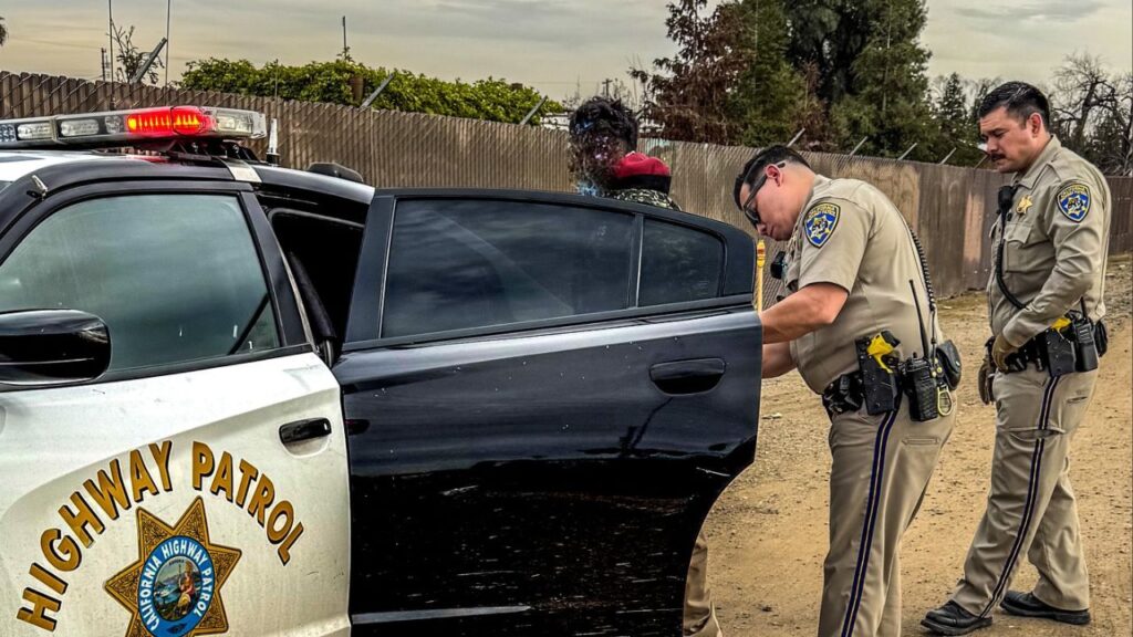 Fresno High-Speed Chase Ends in Arrests After Crash, Standoff - GV Wire
