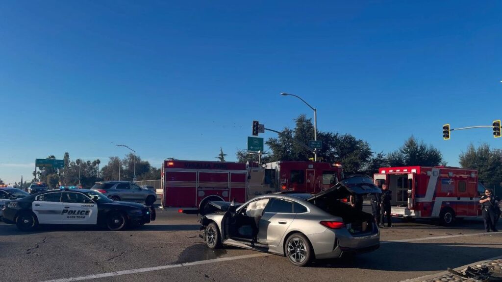 Visalia Chase of Stolen Vehicle Ends in Multi-Car Crash - GV Wire