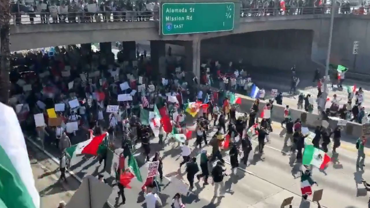 Protesting Major Marchers Protesting Planned Deportations Block Major Freeway in Los ...
