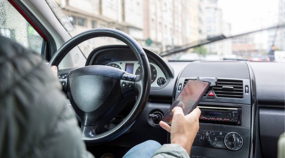 The Fresno Police Department will conduct an enforcement operation on April 7, 2025, to target drivers violating the hands-free cell phone law, aiming to reduce distracted driving. (Shutterstock)