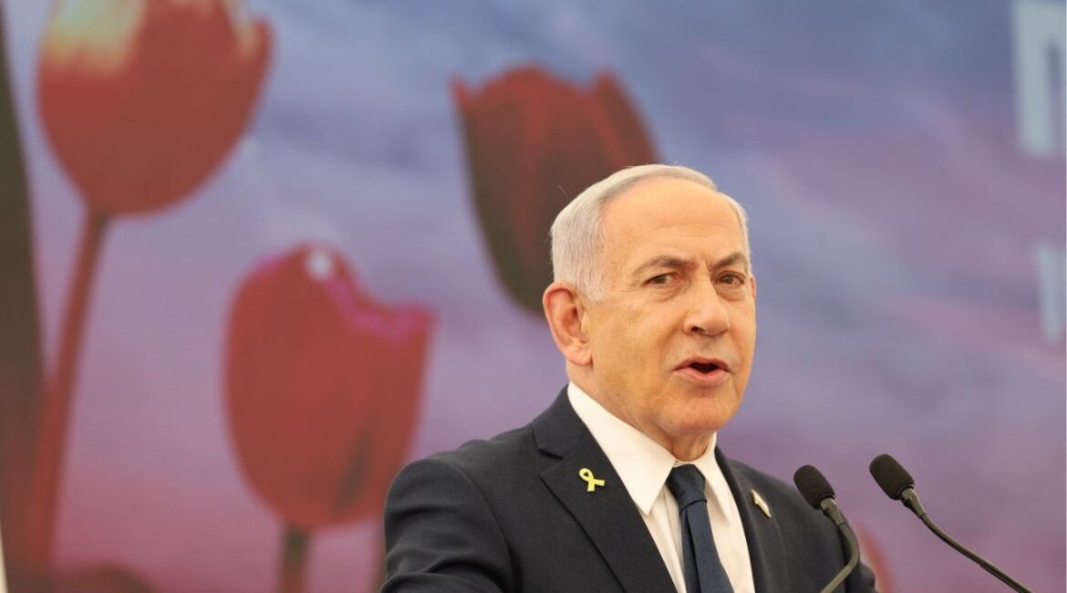 Israeli Prime Minister Benjamin Netanyahu speaks during the annual ceremony at the eve of Israel’s Remembrance Day for fallen soldiers (Yom HaZikaron) at the Yad LaBanim Memorial in Jerusalem, 29 April 2025. (ABIR SULTAN POOL/Pool via REUTERS)