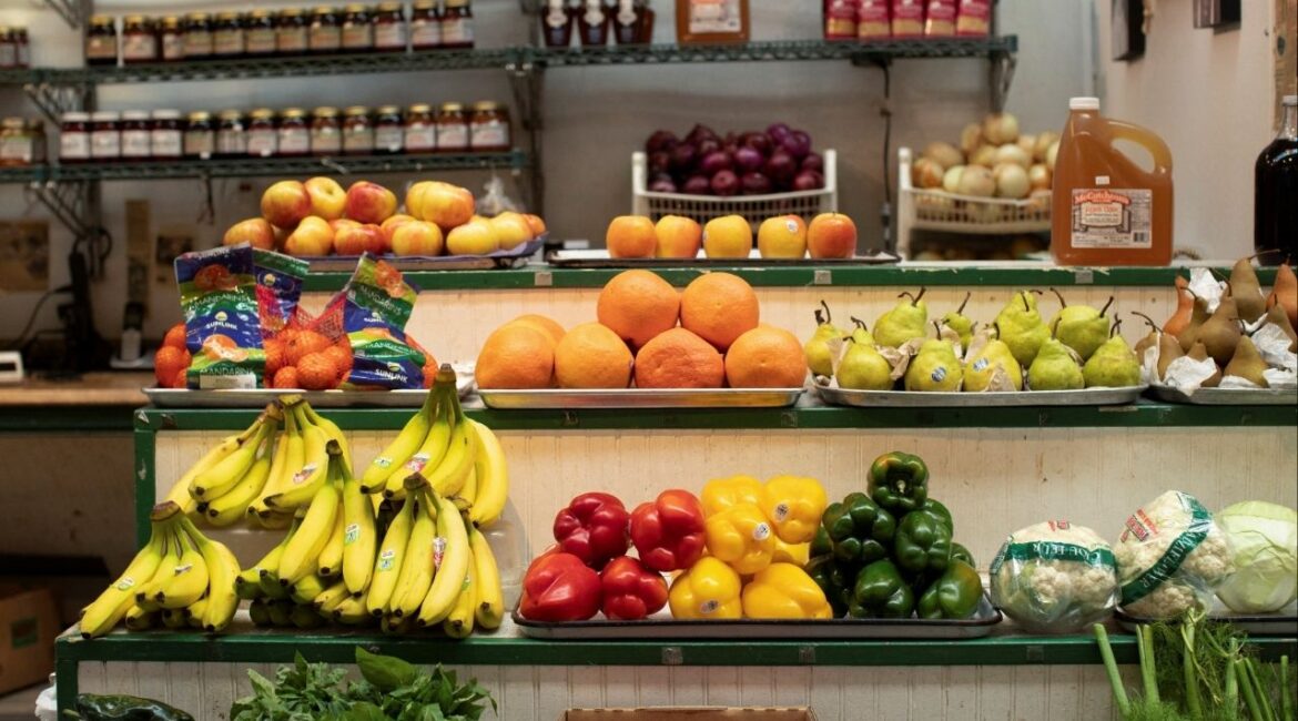 Produce is displayed at Eastern Market in Washington, U.S., August 14, 2024. REUTERS/Kaylee Greenlee Beal/File photo