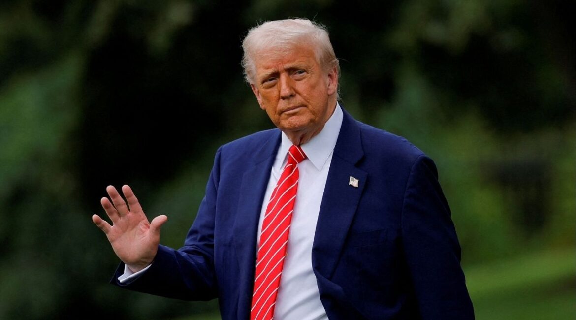 President Donald Trump gestures, as he departs for Pennsylvania, on the South Lawn of the White House in Washington, D.C., U.S., May 30, 2025. REUTERS/Kent Nishimura/File Photo