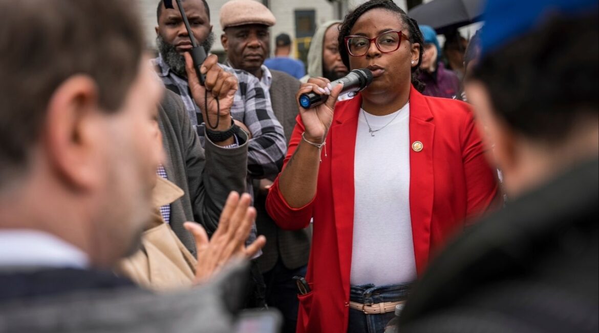 Rep. LaMonica McIver, D-N.J., demands the release of Newark Mayor Ras Baraka after his arrest while protesting outside an ICE detention prison, May 9, 2025, in Newark, N.J, (AP Photo/Angelina Katsanis, File)