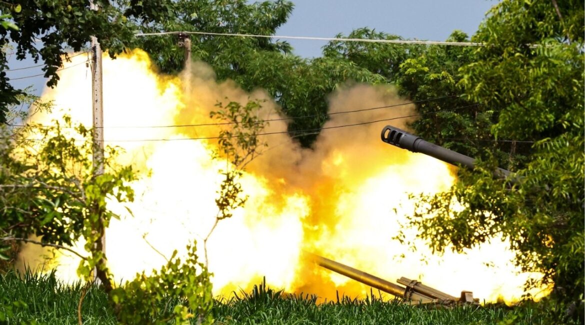 A Thailand's mobile artillery unit fires towards Cambodia's side after Thailand and Cambodia exchanged heavy artillery on Friday as their worst fighting in more than a decade stretched for a second day, in Surin, Thailand, July 25, 2025. REUTERS/Athit Perawongmetha