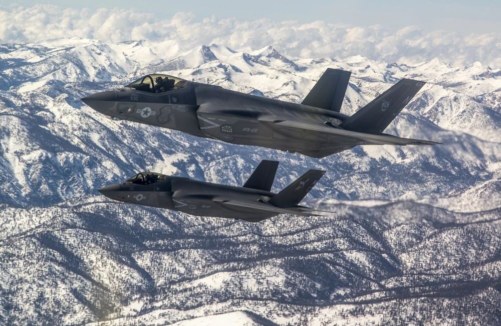 F-35C U.S. Navy fighter jets in flight