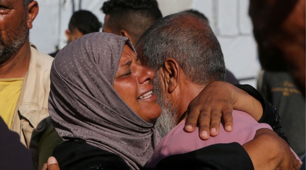 People mourn Palestinians who were killed in an incident on Wednesday while seeking aid in Khan Younis, at Nasser hospital in Khan Younis in the southern Gaza Strip July 16, 2025. (Reuters/Hatem Khaled)