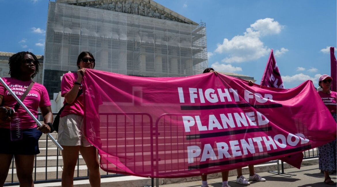 Pro-planned parenthood and pro-abortion activists demonstrate after the U.S. Supreme Court cleared the way for South Carolina to strip Planned Parenthood of funding under the Medicaid health insurance program in a ruling that bolsters efforts by Republican-led states to deprive the reproductive healthcare and abortion provider of public money, outside the court in Washington, D.C., U.S., June 26, 2025. (Reuters File)