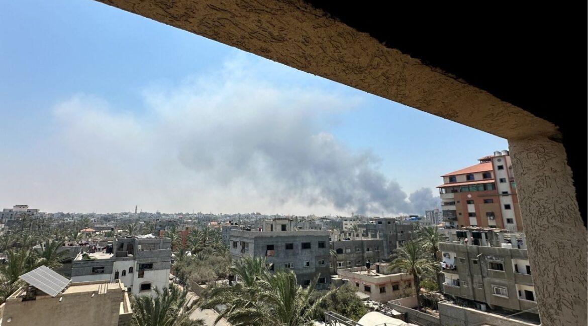 Smoke rises during Israeli strikes amid the Israeli military operation in Deir Al-Balah, in the central Gaza Strip, July 21, 2025. (Reuters/Hatem Khaled)