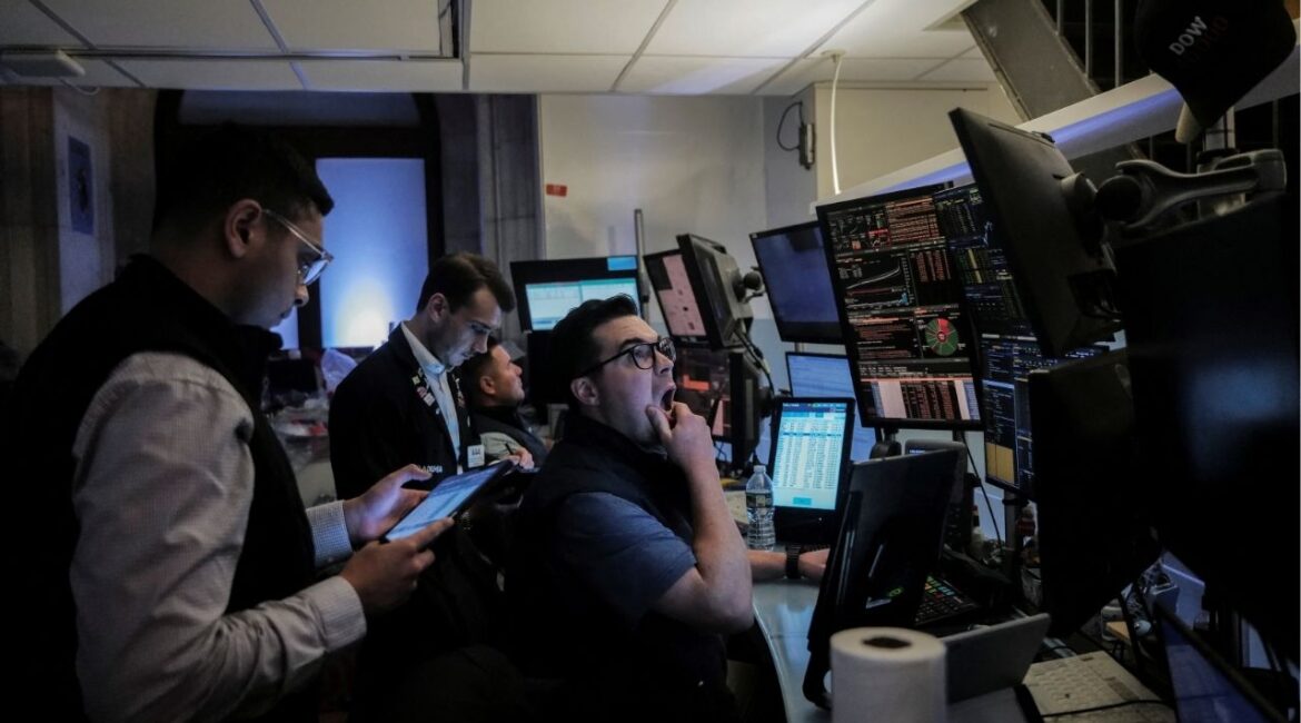 Traders work on the floor at the New York Stock Exchange (NYSE) in New York City, U.S., June 26, 2025. (Reuters File)