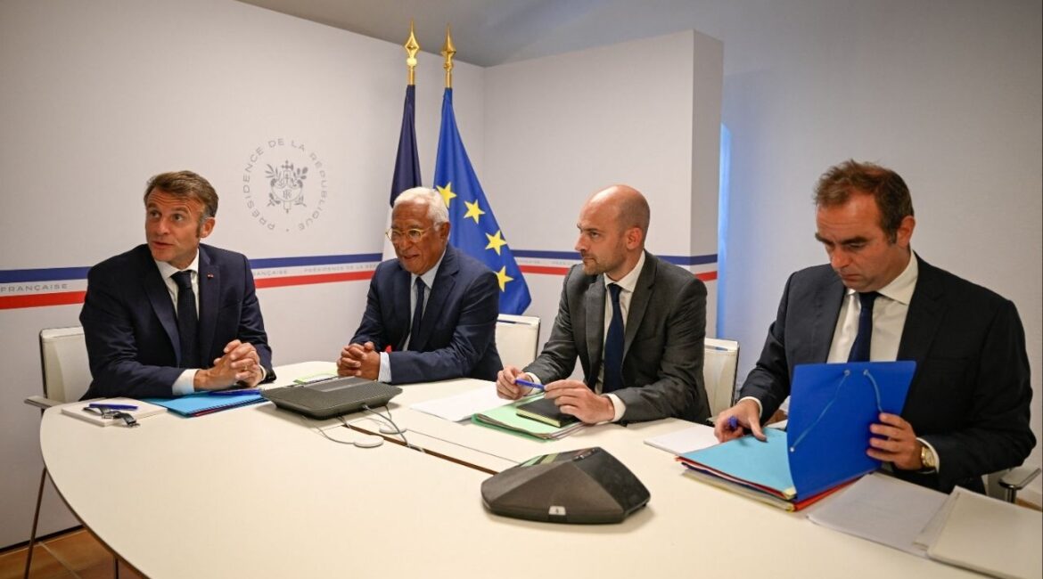 French President Emmanuel Macron, Antonio Costa, President of the European Council, French Minister for Europe and Foreign Affairs Jean-Noel Barrot, and France's Minister of Armed Forces Sebastien Lecornu attend a video conference with U.S. President Donald Trump, Ukrainian President Volodymyr Zelenskiy and European Union leaders about the upcoming Trump-Putin meeting on Ukraine, at Fort de Bregancon in Bormes-les-Mimosas, France, 13 August 2025. PHILIPPE MAGONI / POOL/Pool via REUTERS