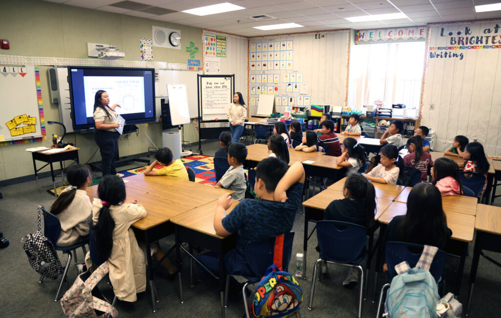 Fresno Unified students in a dual-immersion class