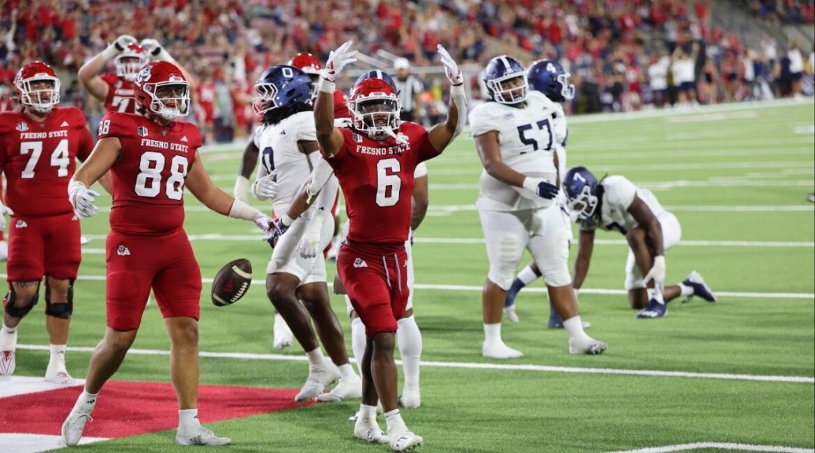 No. 6 Bryson Donelson celebrates after scoring a touchdown for the Fresno State Bulldogs over the Georgia Southern Eagles on Aug. 30, 2025. (Fresno State)
