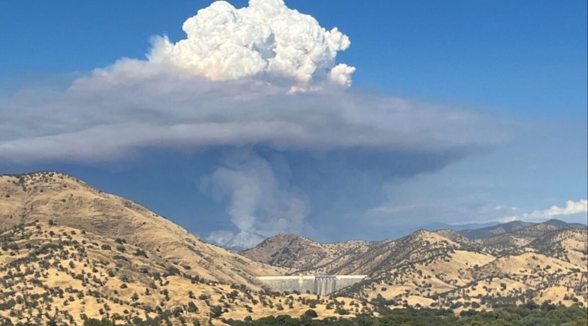 The Garnet Fire, burning nearly 14,000 acres in Fresno County’s Sierra National Forest since August 24 with zero containment, continues to spread northward as nearly 1,000 firefighters work to protect structures and slow its growth as of Thursday, August