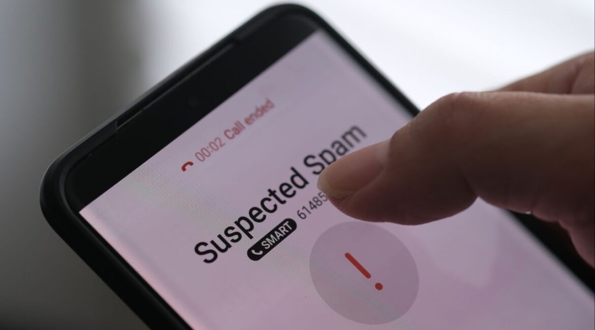 The Tulare County Sheriff’s Office is warning residents about a phone scam in which callers demand payment for alleged jury duty warrants, urging people to hang up and report the calls to law enforcement. (Shutterstock)