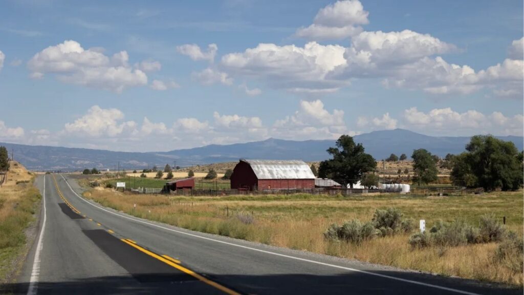 A barn in rural Modoc County on Sept. 4, 2025. Photo by Miguel Gutierrez Jr., CalMatters