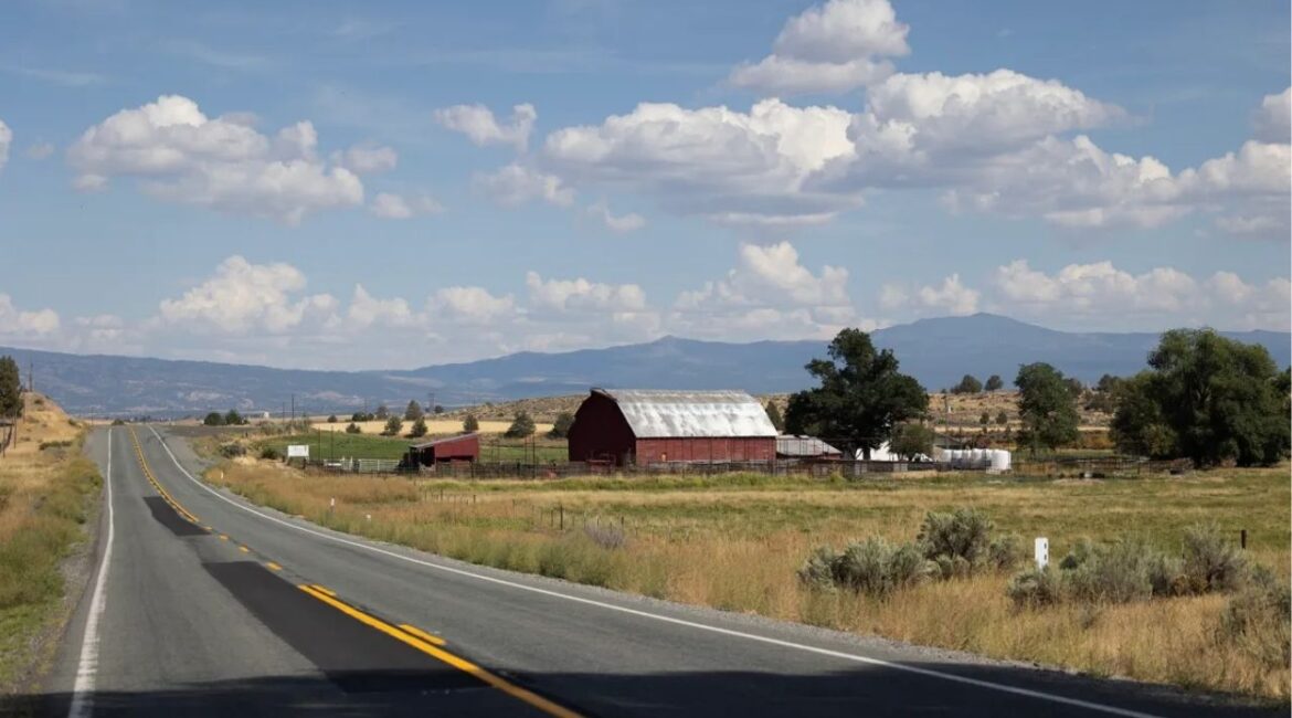 A barn in rural Modoc County on Sept. 4, 2025. Photo by Miguel Gutierrez Jr., CalMatters