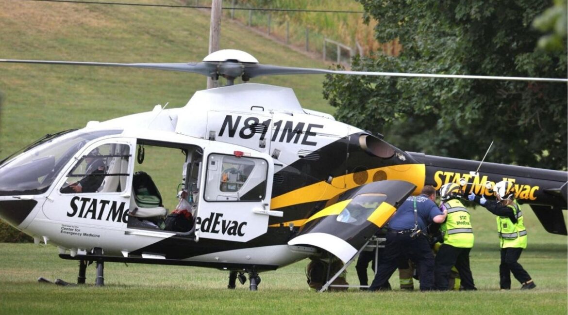 A police officer is loaded into a Medevac helicopter after a shooting incident in York County's North Codorus Township, Pennsylvania, U.S. September 17, 2025. Paul Kuehnel/USA Today Network via REUTERS.
