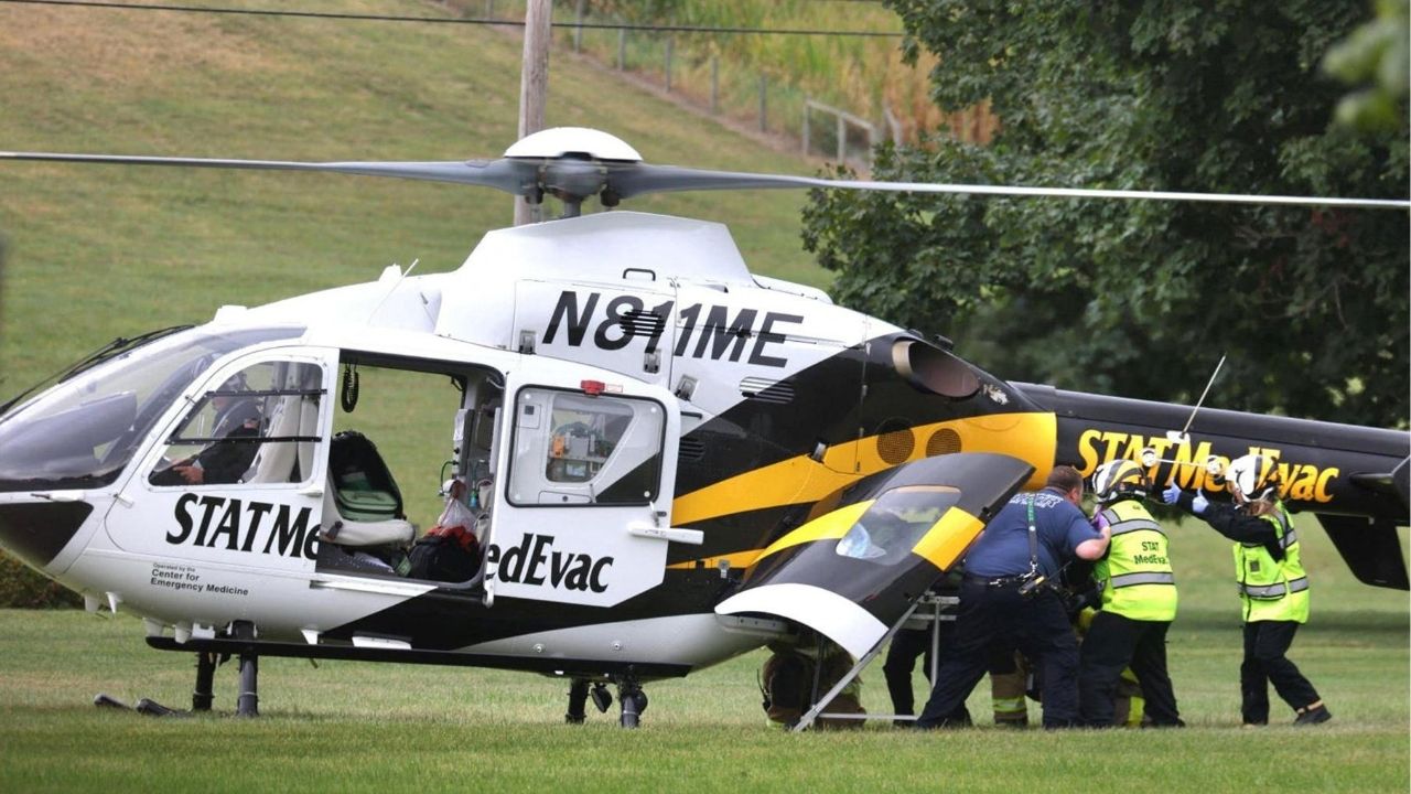 A police officer is loaded into a Medevac helicopter after a shooting incident in York County's North Codorus Township, Pennsylvania, U.S. September 17, 2025. Paul Kuehnel/USA Today Network via REUTERS.