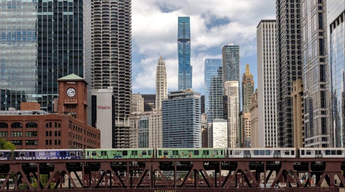 A subway train travels on an elevated track above the Wells Street bridge in Chicago, Illinois, U.S., August 25, 2025. (Reuters File)