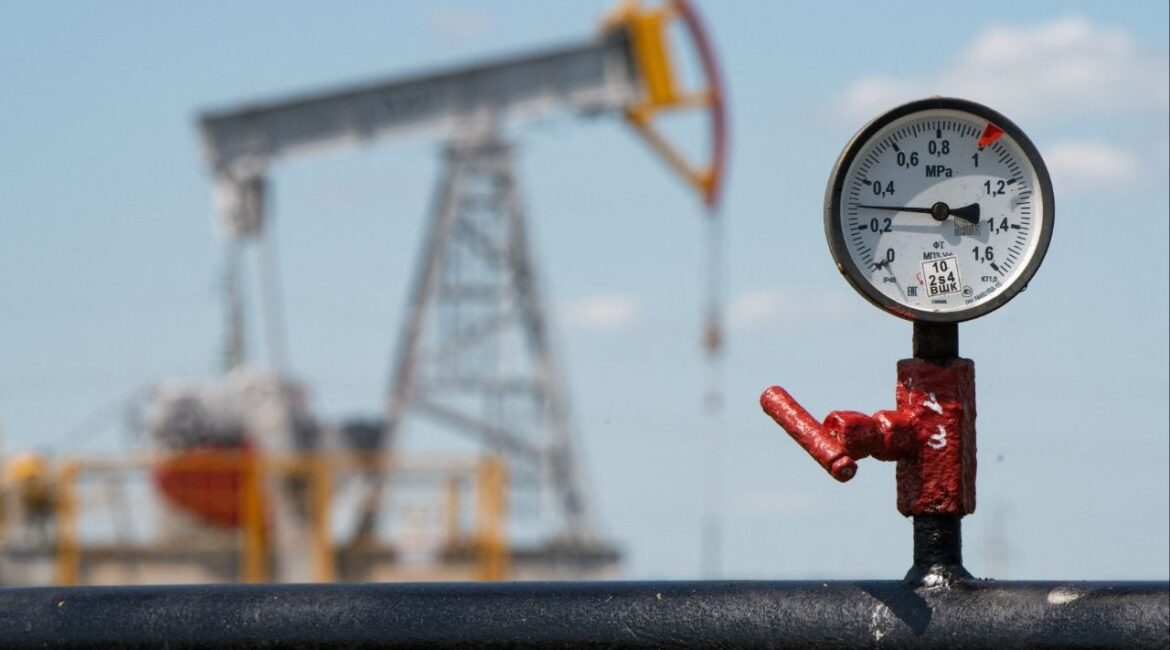A view shows a pressure gauge near oil pump jacks outside Almetyevsk, in the Republic of Tatarstan, Russia July 14, 2025. (Reuters File)
