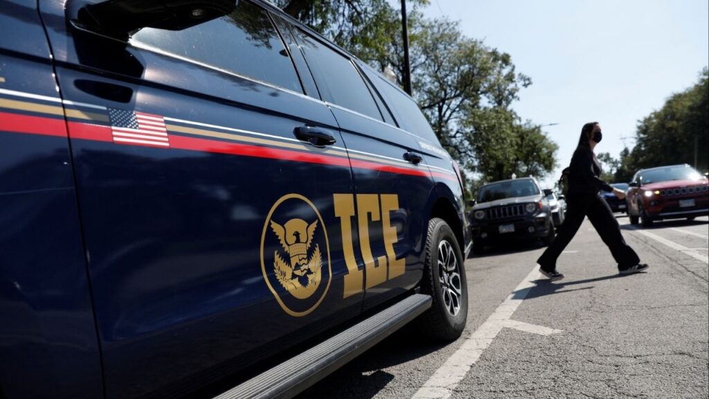 An Immigration and Customs Enforcement (ICE) vehicle is parked outside the Cook County Courthouse, where Fox News was doing a ride-along on their operations in Chicago, after U.S. President Donald Trump ordered an increased federal law enforcement presence and immigration enforcement actions by the Department of Homeland Security, in Chicago, U.S., September 8, 2025. (Reuters/Octavio Jones)