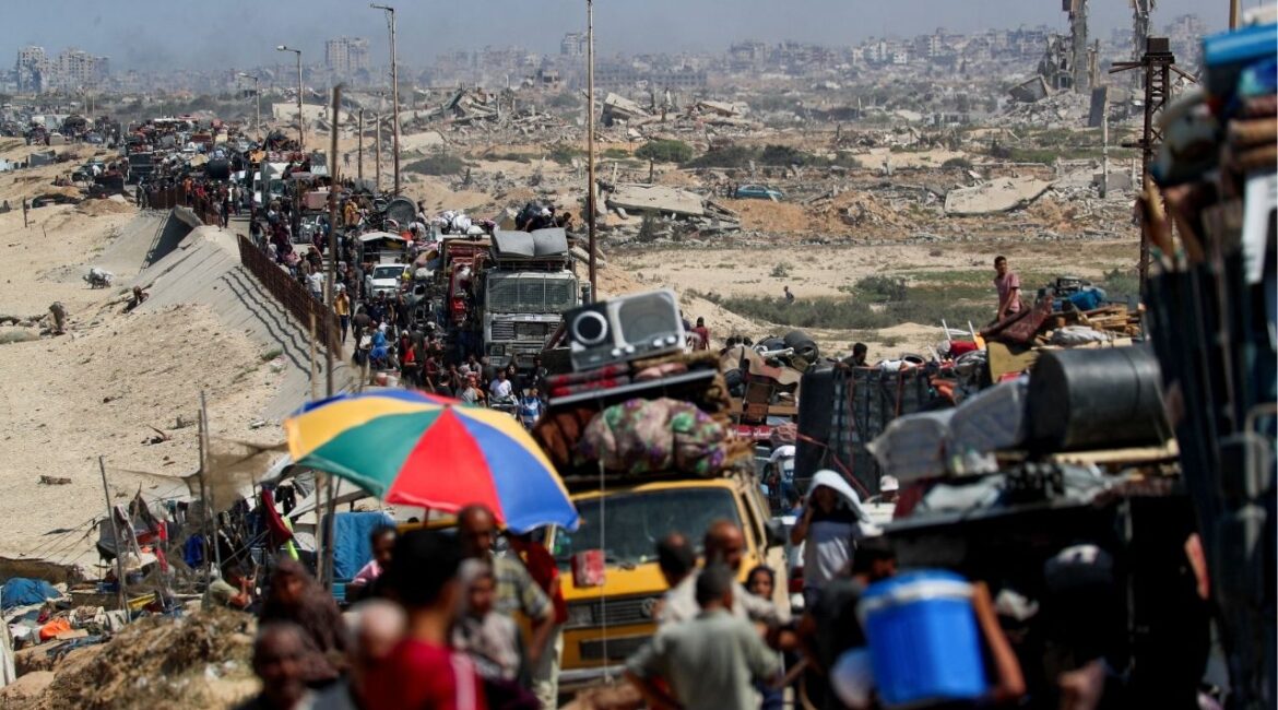 Displaced Palestinians, fleeing northern Gaza due to an Israeli military operation, move southward after Israeli forces ordered residents of Gaza City to evacuate to the south, in the central Gaza Strip September 16, 2025. (Reuters File)